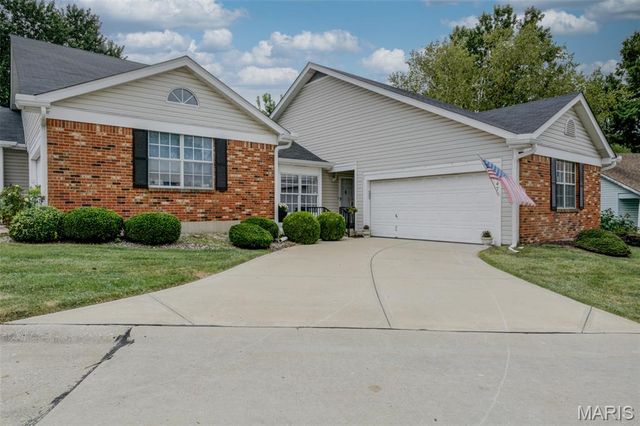 1647 Chapman Court, St Charles, MO 63303