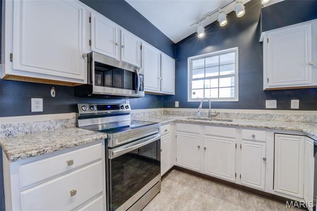 1647 Chapman Court, St Charles, MO 63303