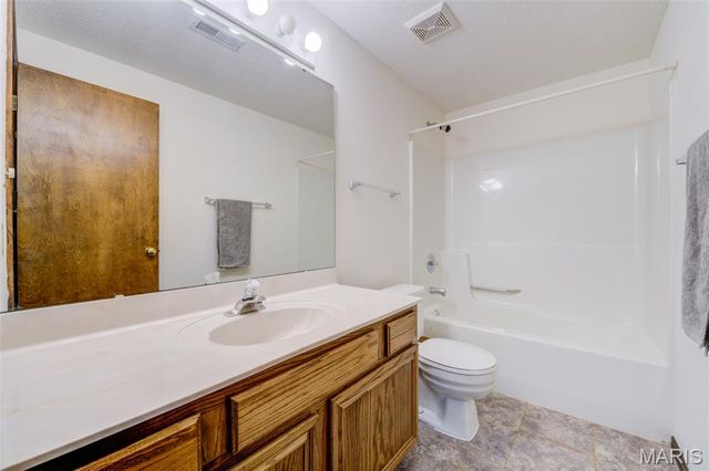 1647 Chapman Court, St Charles, MO 63303