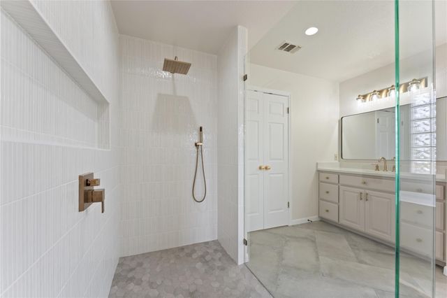294 Hidden Creek DR, Dripping Springs, TX 78620
