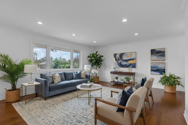 420 Berkshire Lane, Des Plaines, IL 60016
