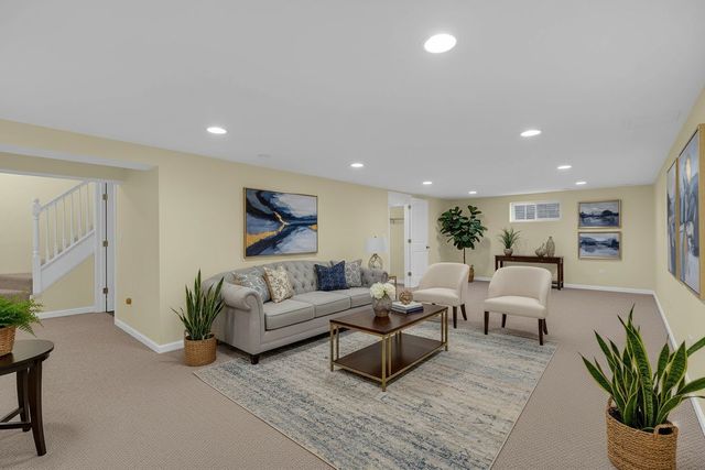 420 Berkshire Lane, Des Plaines, IL 60016