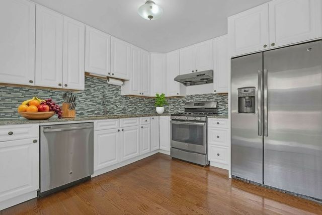 420 Berkshire Lane, Des Plaines, IL 60016