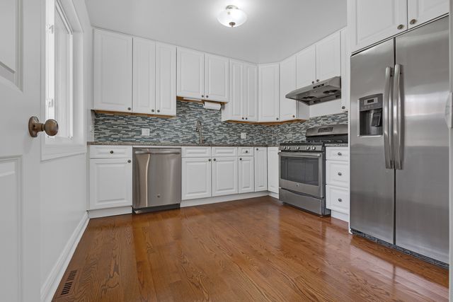 420 Berkshire Lane, Des Plaines, IL 60016
