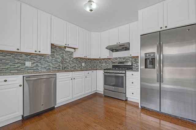 420 Berkshire Lane, Des Plaines, IL 60016