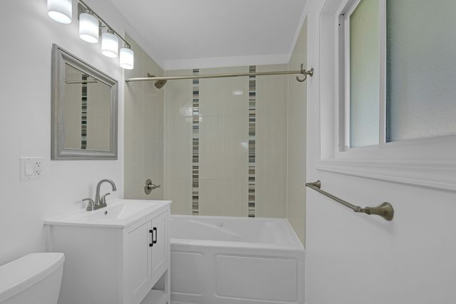 420 Berkshire Lane, Des Plaines, IL 60016