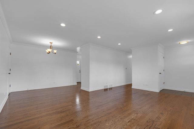 420 Berkshire Lane, Des Plaines, IL 60016