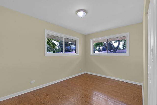 420 Berkshire Lane, Des Plaines, IL 60016