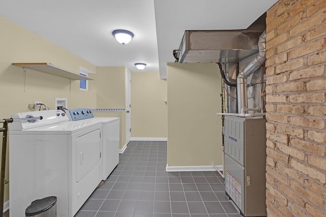 420 Berkshire Lane, Des Plaines, IL 60016