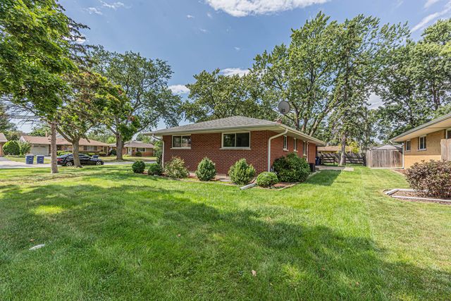 420 Berkshire Lane, Des Plaines, IL 60016