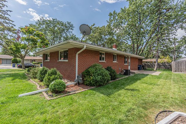 420 Berkshire Lane, Des Plaines, IL 60016