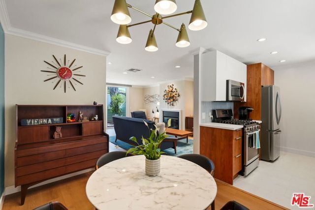 5811 Woodman Avenue 7, Los Angeles, CA 91401