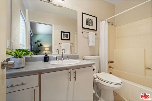 5811 Woodman Avenue 7, Los Angeles, CA 91401
