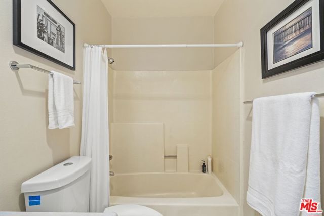 5811 Woodman Avenue 7, Los Angeles, CA 91401