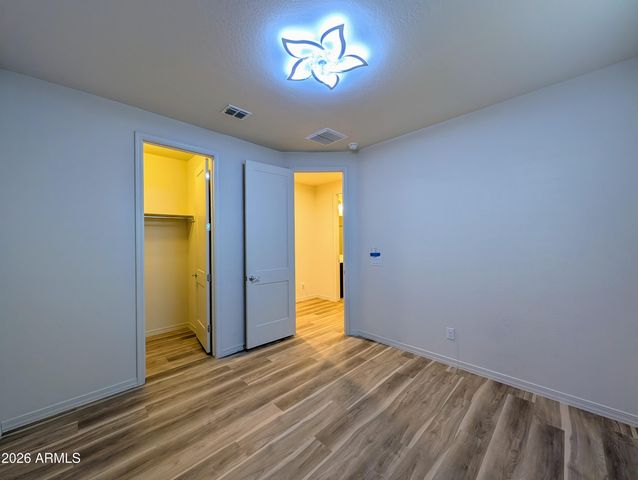 5902 N 86TH Drive, Glendale, AZ 85305