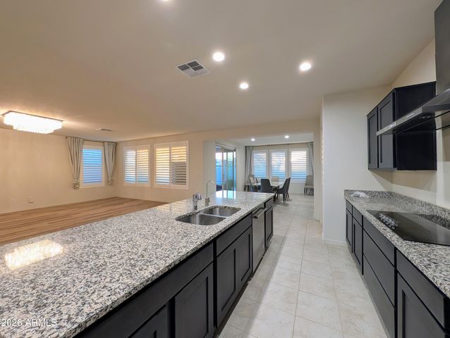 5902 N 86TH Drive, Glendale, AZ 85305