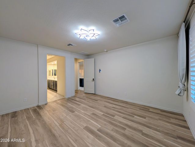 5902 N 86TH Drive, Glendale, AZ 85305