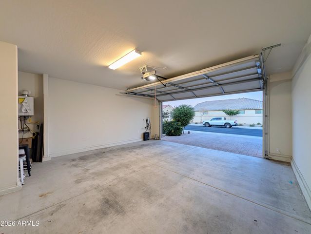 5902 N 86TH Drive, Glendale, AZ 85305