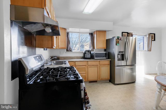 37 HERON CT, Newark, DE 19702