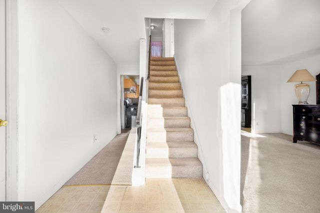 37 HERON CT, Newark, DE 19702