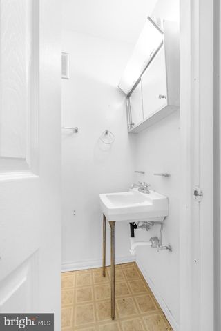 37 HERON CT, Newark, DE 19702