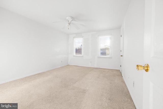 37 HERON CT, Newark, DE 19702