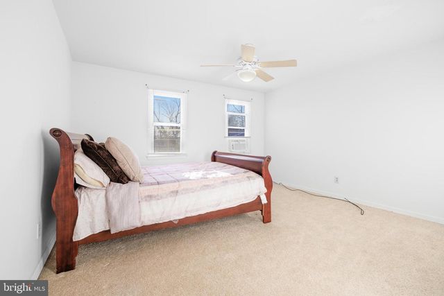 37 HERON CT, Newark, DE 19702