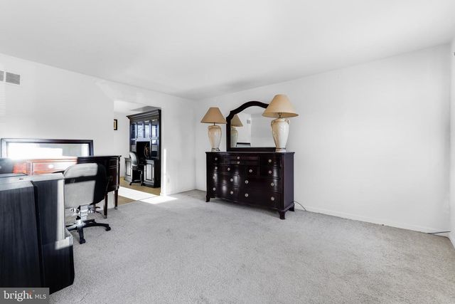 37 HERON CT, Newark, DE 19702