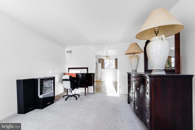 37 HERON CT, Newark, DE 19702