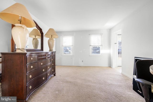 37 HERON CT, Newark, DE 19702