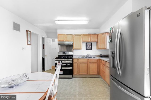 37 HERON CT, Newark, DE 19702