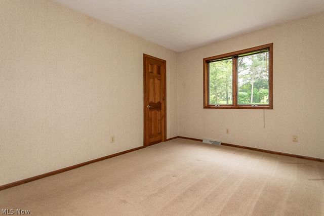 11530 Blackberry Lane, Chesterland, OH 44026