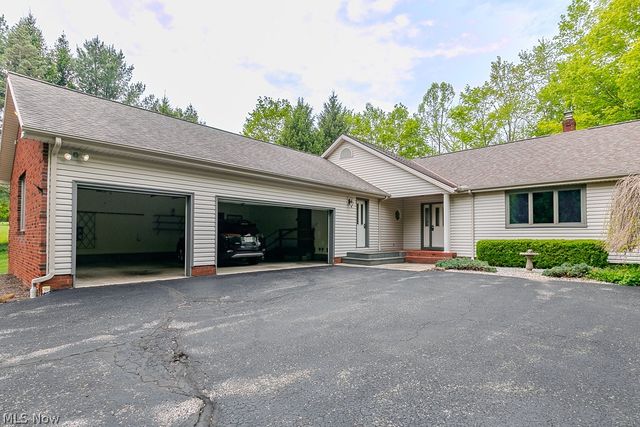 11530 Blackberry Lane, Chesterland, OH 44026