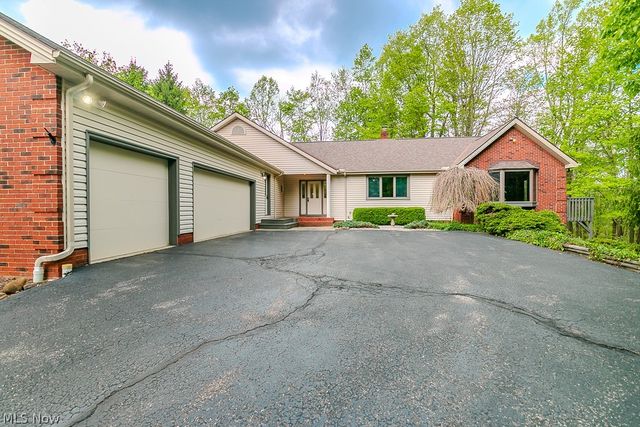 11530 Blackberry Lane, Chesterland, OH 44026