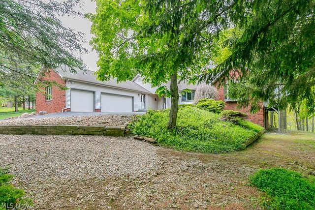 11530 Blackberry Lane, Chesterland, OH 44026