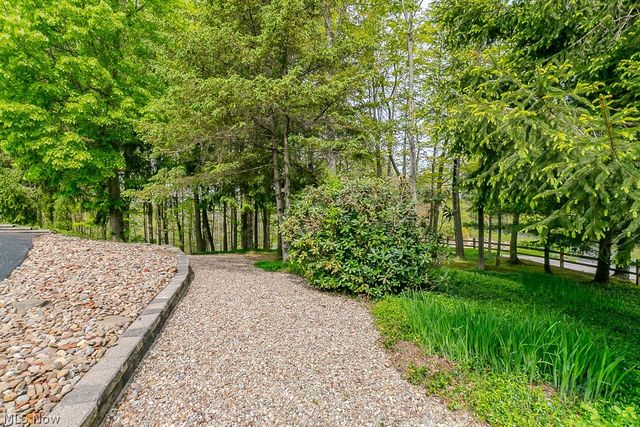 11530 Blackberry Lane, Chesterland, OH 44026
