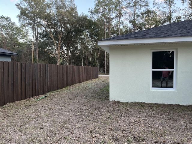 11 SEQUOIA LOOP PLACE, Ocklawaha, FL 32179