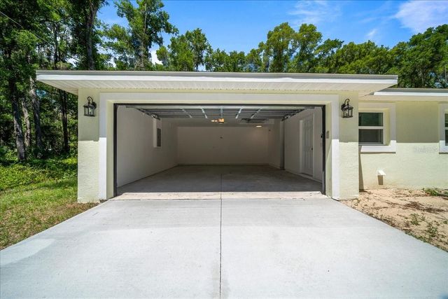 11 SEQUOIA LOOP PLACE, Ocklawaha, FL 32179