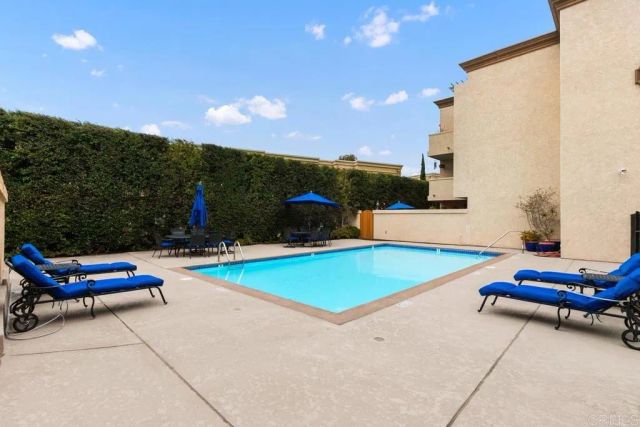 2420 Torrey Pines Road B202, La Jolla, CA 92037