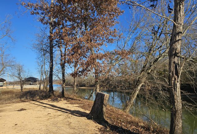 258 Drake Dr, Clifton, TN 38425