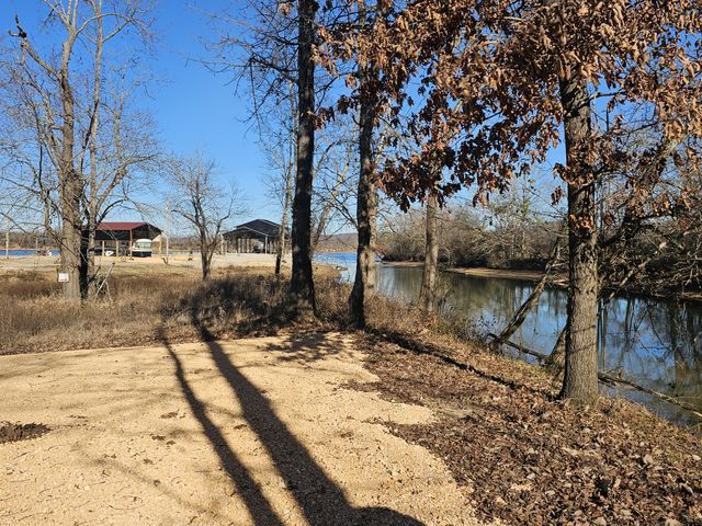 258 Drake Dr, Clifton, TN 38425