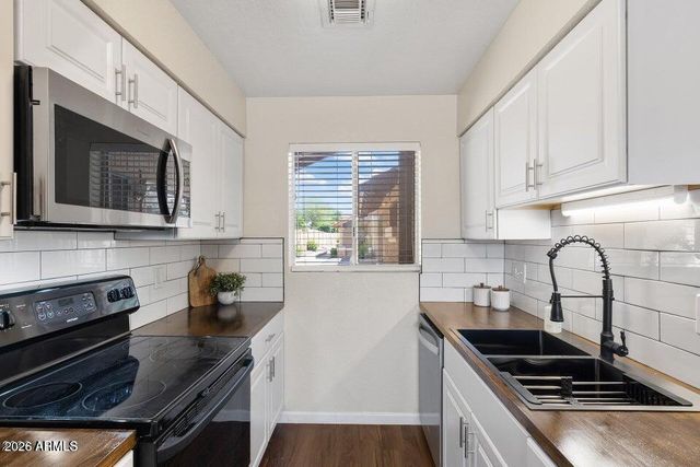 330 W TONOPAH Drive 5, Phoenix, AZ 85027
