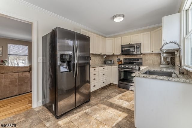 552 Foothill Rd, Bridgewater Twp., NJ 08807