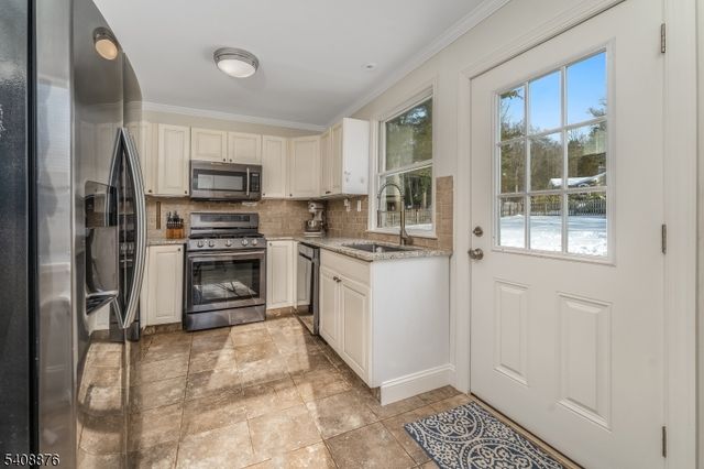 552 Foothill Rd, Bridgewater Twp., NJ 08807