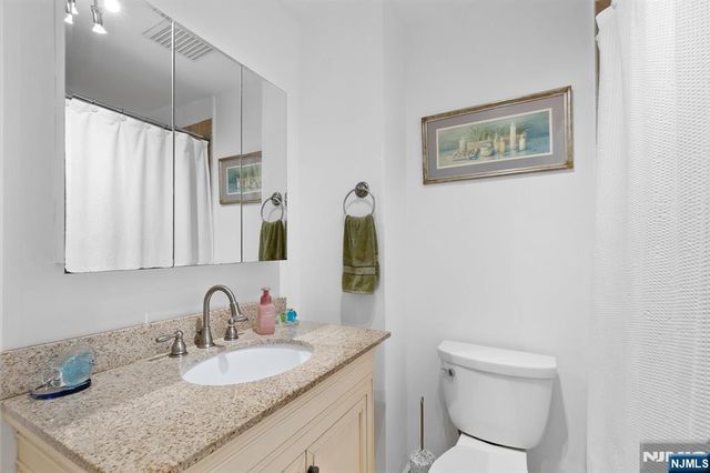 34 Seminole Avenue, Oakland, NJ 07436