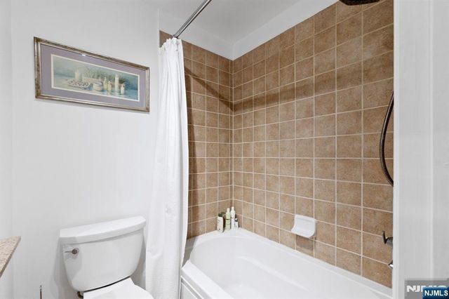 34 Seminole Avenue, Oakland, NJ 07436