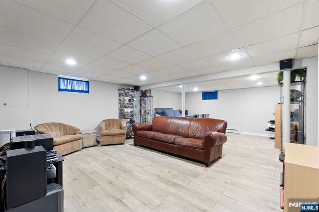 34 Seminole Avenue, Oakland, NJ 07436