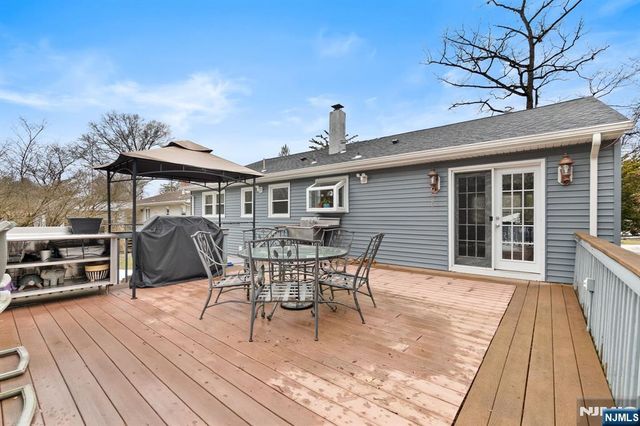 34 Seminole Avenue, Oakland, NJ 07436