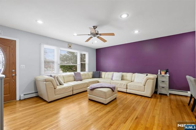 34 Seminole Avenue, Oakland, NJ 07436