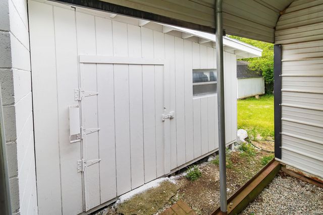 304 E Lincoln Avenue, Chandler, IN 47610